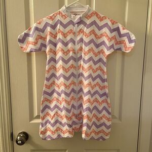 Revelae Cozy Baby Sleeper Swaddle Wearable Blanket Chevron Size 3-9M